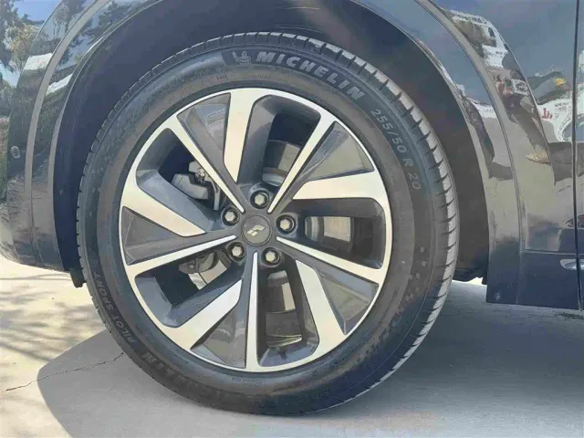 Li Auto ONE — Фото автомобиля 27