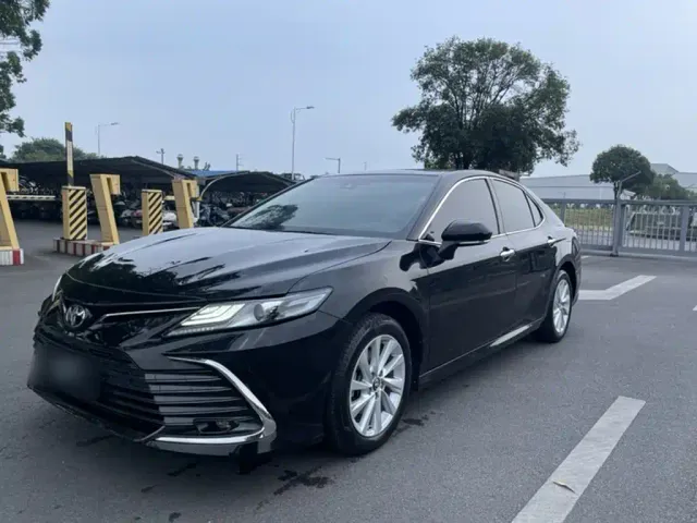 Фотография автомобиля — Toyota Camry