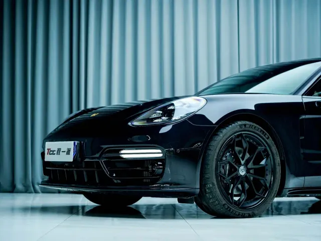 Porsche Panamera — Фото автомобиля 11