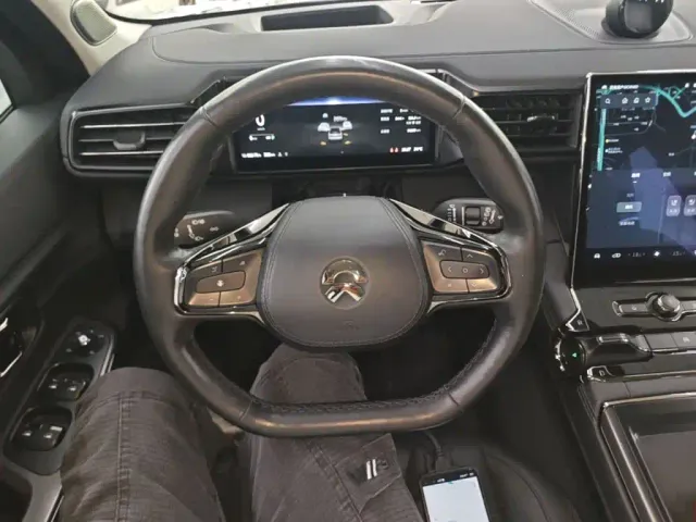 Nio ES8 — Фото автомобиля 6