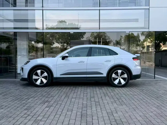 Porsche Macan EV — Фото автомобиля 2