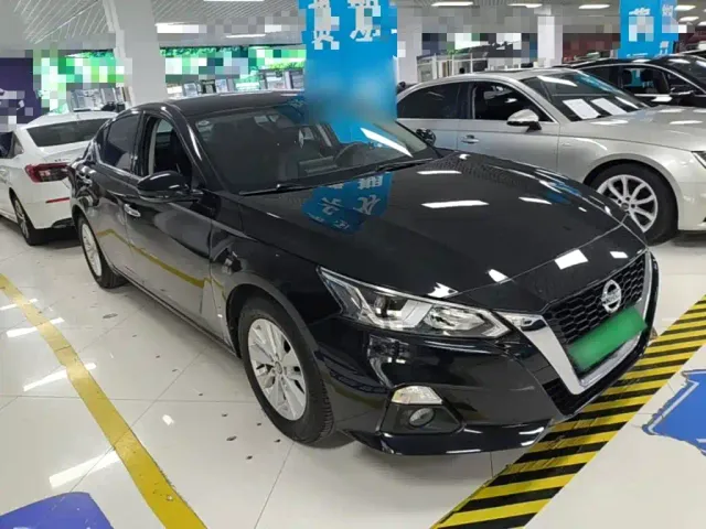 Nissan Teana — Фото автомобиля 3