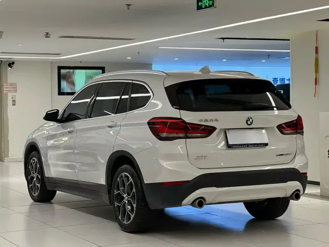 BMW X1 — Фото автомобиля 9