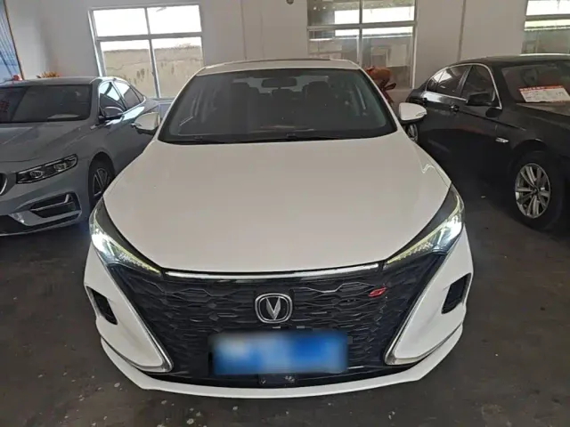 Changan Eado — Фото автомобиля 2