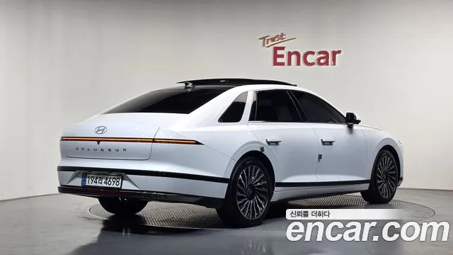 Hyundai Grandeur GN7 — Фото автомобиля 2