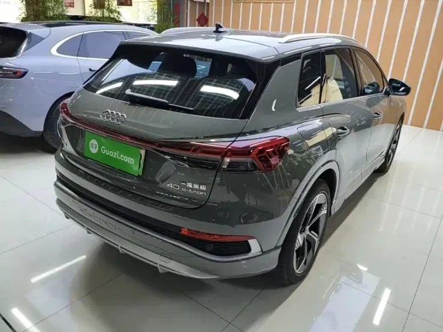 Audi Q4 e-tron — Фото автомобиля 6