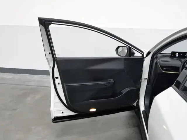 Toyota bZ3 — Фото автомобиля 8