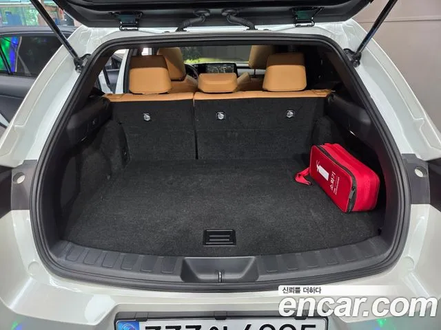 Lexus UX UX300h — Фото автомобиля 19