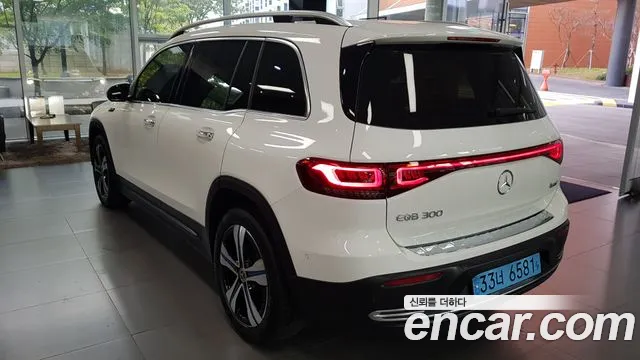 Mercedes-Benz EQB X243 — Фото автомобиля 2