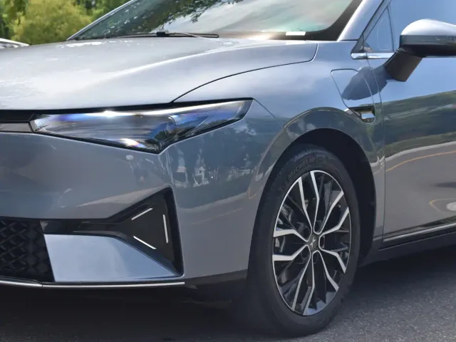 Xpeng P5 — Фото автомобиля 6