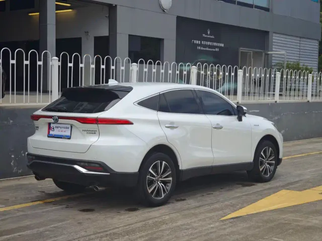 Toyota Harrier — Фото автомобиля 6