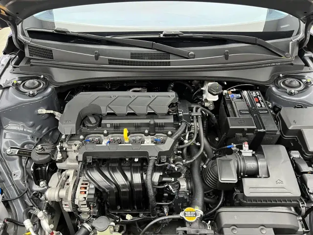 Hyundai Elantra — Фото автомобиля 18