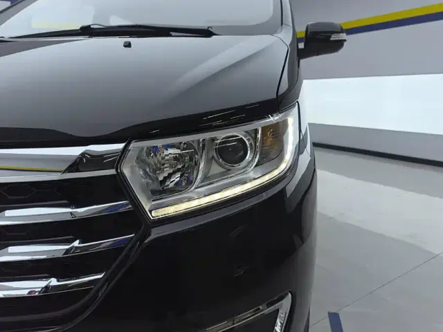 JAC Refine M3 — Фото автомобиля 5