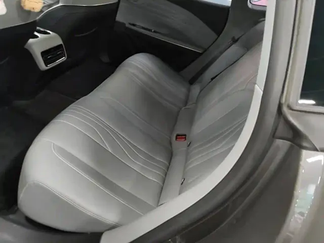 Geely Galaxy E8 — Фото автомобиля 16