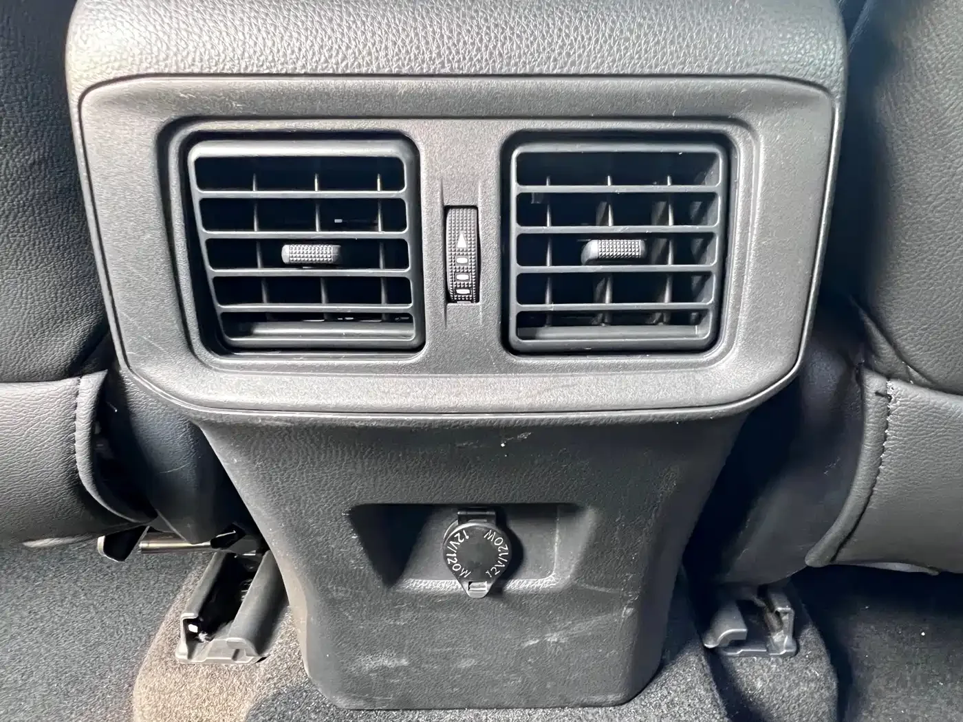Toyota Wildlander 2022 2.0L CVT FWD Leading Edition — Фото автомобиля 26