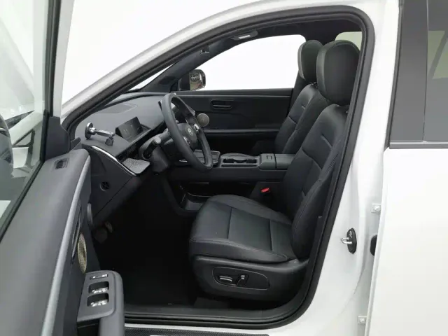 Toyota BoZhi 3X — Фото автомобиля 10