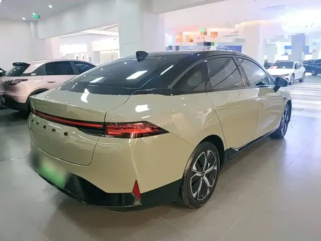 Xpeng P5 — Фото автомобиля 6