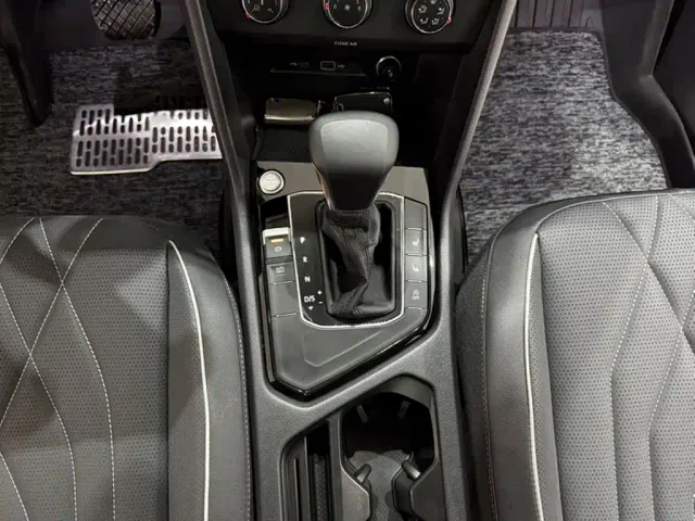 Volkswagen Tiguan L — Фото автомобиля 15