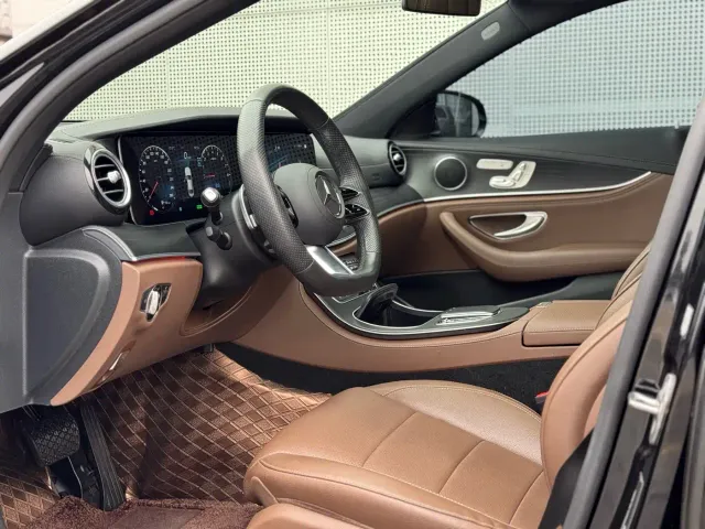 Mercedes-Benz E-Class — Фото автомобиля 8