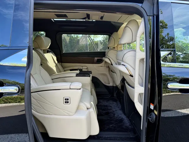 Toyota Vellfire — Фото автомобиля 19