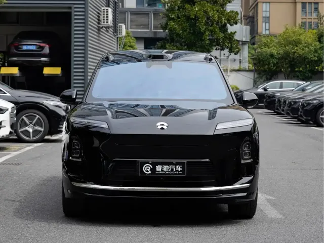 NIO NIO ES8 2025 Model 6-Seat Executive Luxury Edition — Фото автомобиля 2
