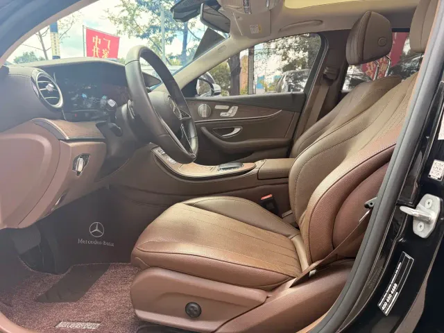 Mercedes-Benz E-Class — Фото автомобиля 14
