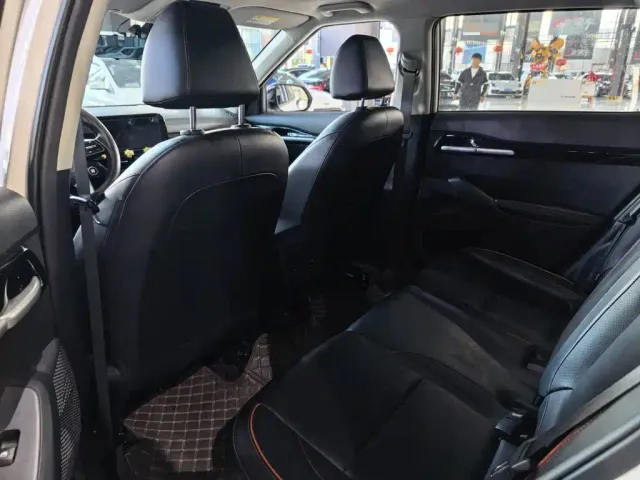 Kia Seltos — Фото автомобиля 3