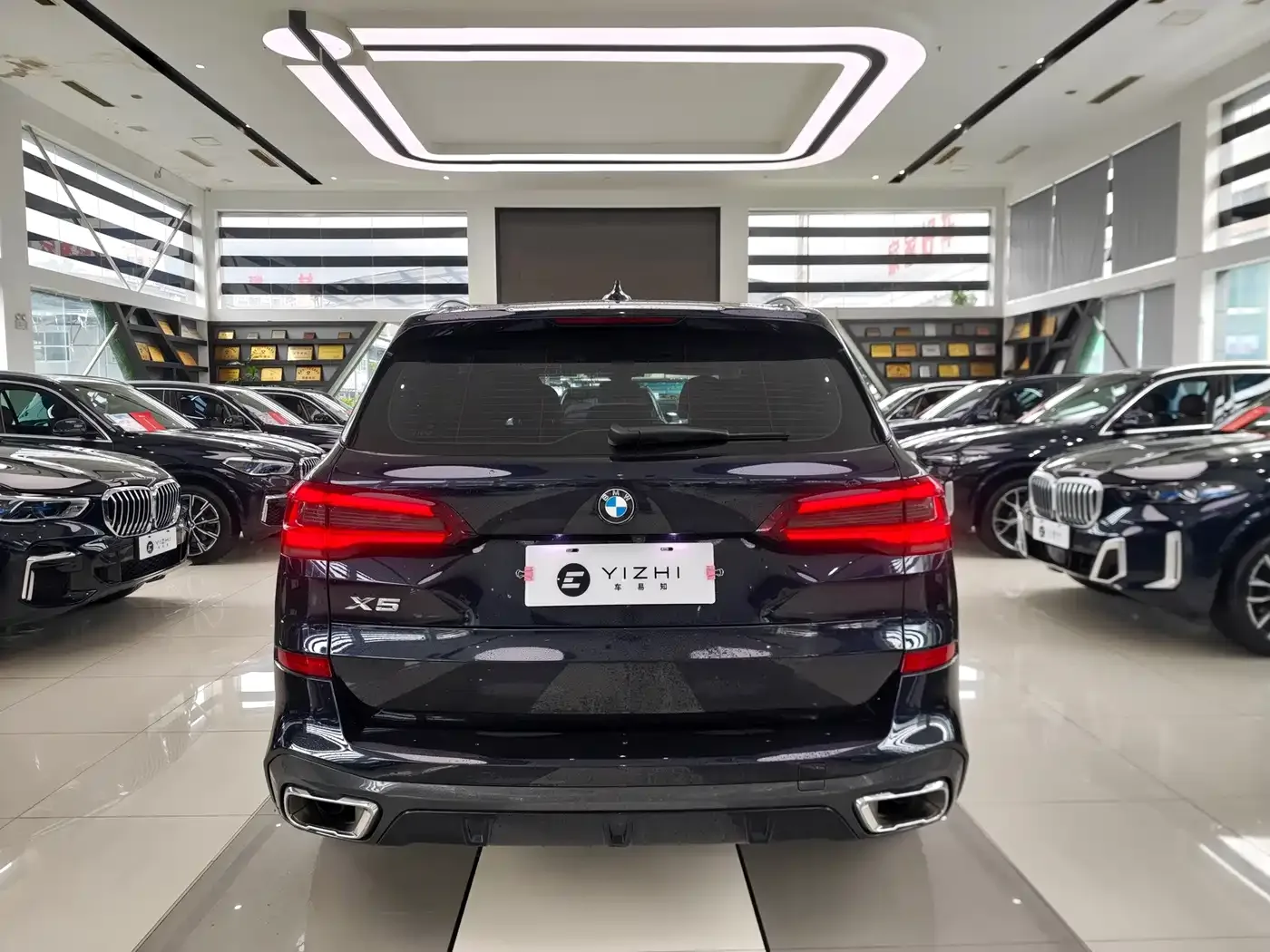 BMW BMW X5 2022 xDrive 30Li Premium M Sport Package — Фото автомобиля 5