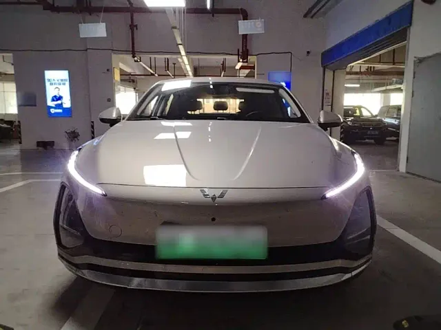 Wuling Starlight — Фото автомобиля 2