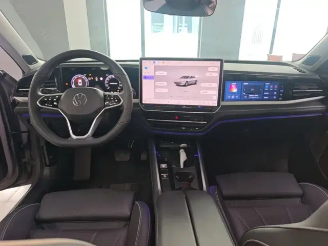 Volkswagen Passat — Фото автомобиля 13