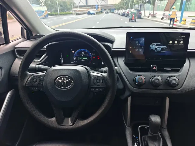 Toyota Corolla Cross — Фото автомобиля 12