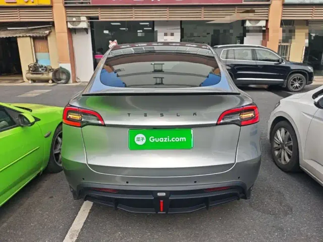 Tesla Model Y — Фото автомобиля 5