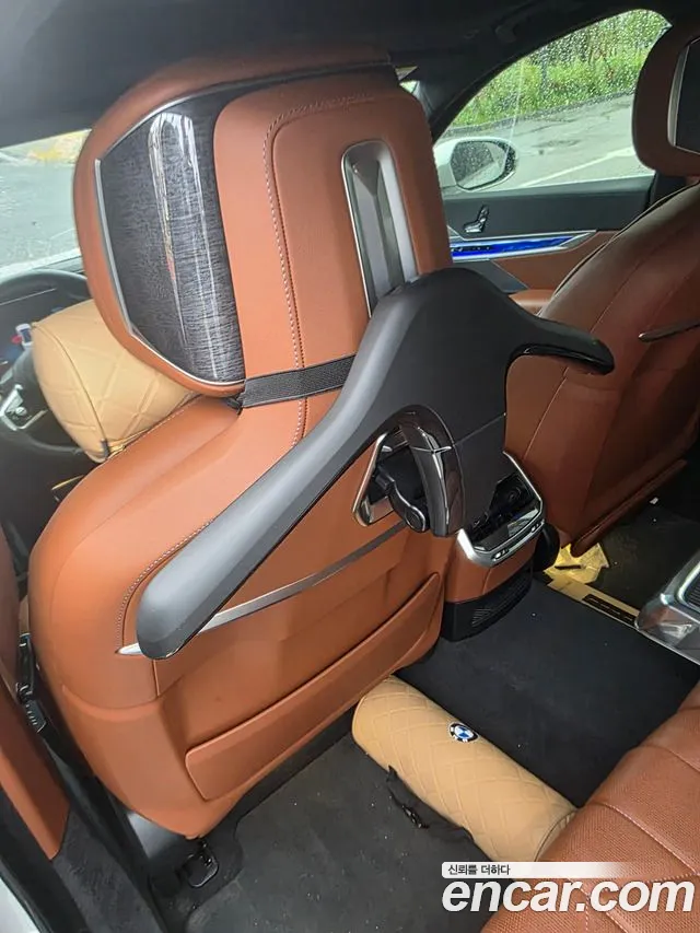BMW 7 Series G70 — Фото автомобиля 6