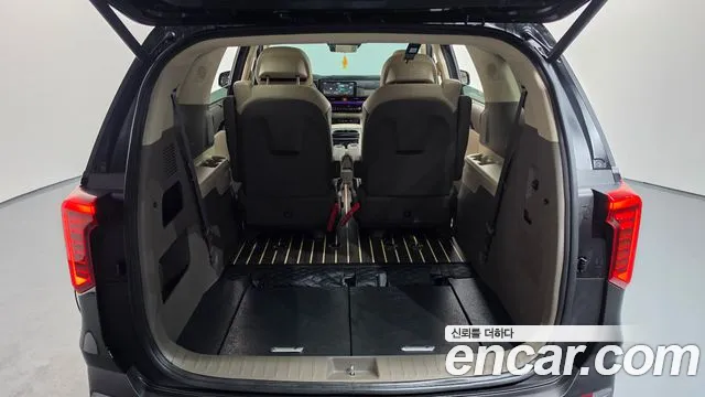 Kia Carnival Generation 4 — Фото автомобиля 24