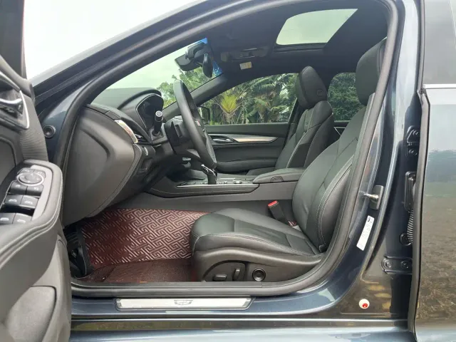 Cadillac CT5 — Фото автомобиля 4