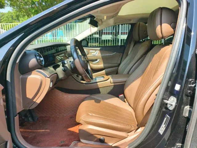 Mercedes-Benz E-Class — Фото автомобиля 6