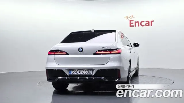 BMW 7 Series G70 — Фото автомобиля 4