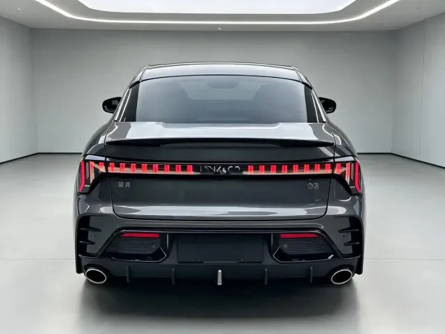 Lynk & Co 03 — Фото автомобиля 8