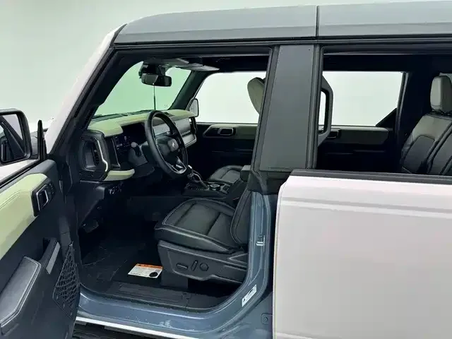 Ford Bronco — Фото автомобиля 9