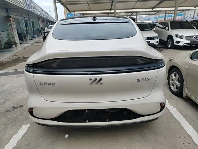 IM Motors LS6 — Фото автомобиля 5