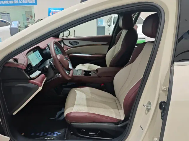 BYD Seal 07 DM-i — Фото автомобиля 5