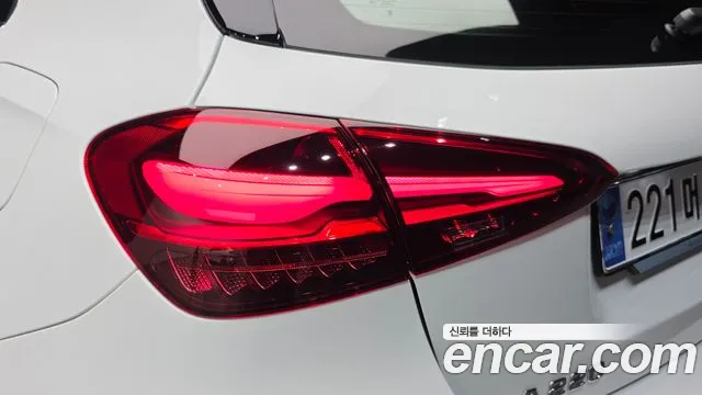 Mercedes-Benz A-Class W177 — Фото автомобиля 8