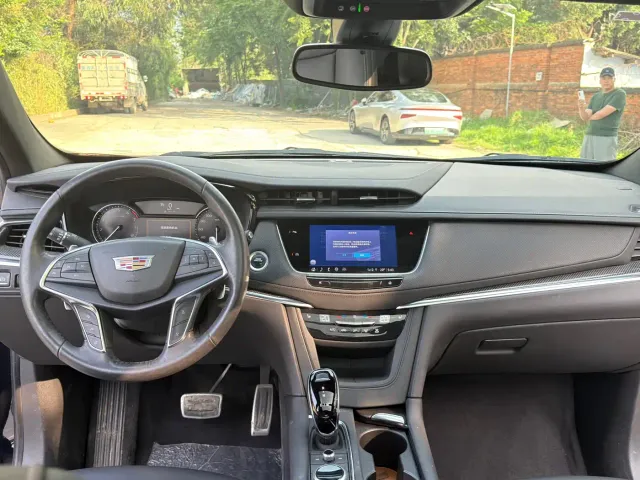 Cadillac XT5 — Фото автомобиля 7