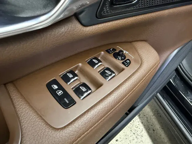 Volvo S90 — Фото автомобиля 21