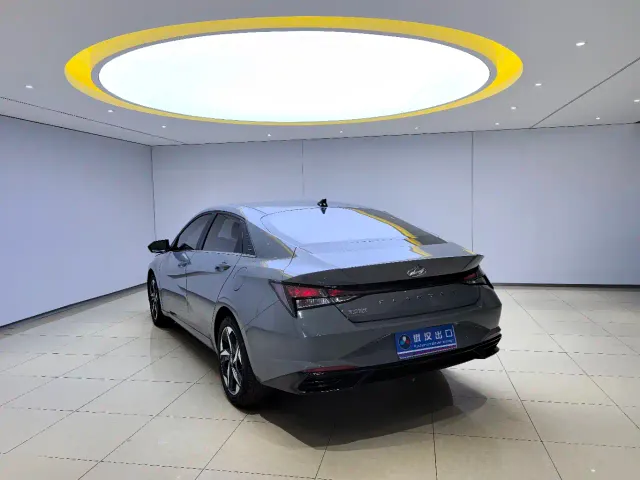 Hyundai Elantra — Фото автомобиля 6
