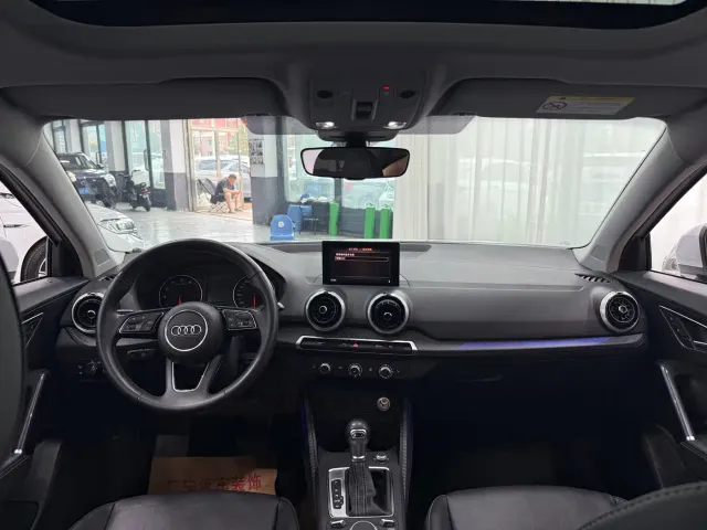 Audi Q2L — Фото автомобиля 15