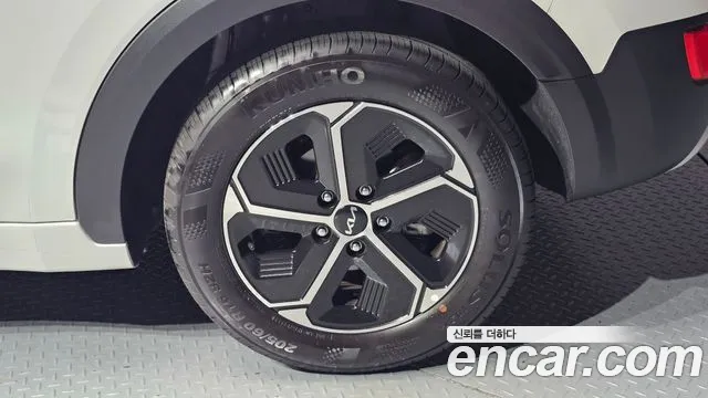 Kia Niro The All New — Фото автомобиля 6