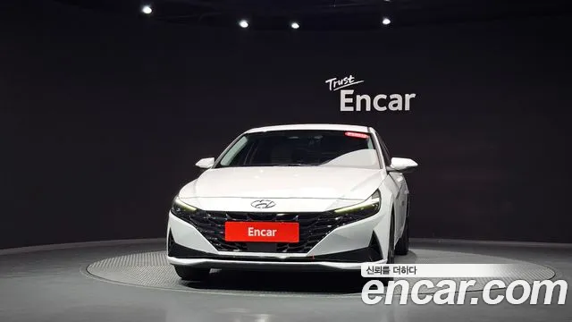 Hyundai Avante — Фото автомобиля 3