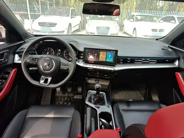 MG MG5 2021 Model 180DVVT Manual Youth Luxury Edition — Фото автомобиля 9