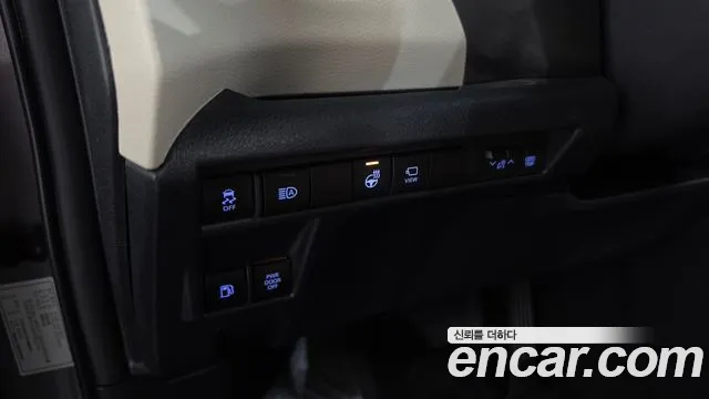 Toyota Sienna — Фото автомобиля 23